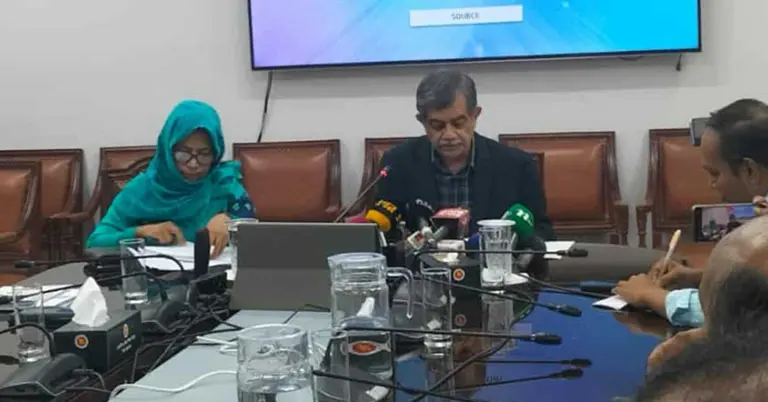 বৈঠকে শিক্ষা উপদেষ্টা